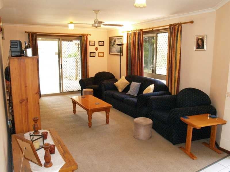 33 Oleron Terrace, Petrie QLD 4502