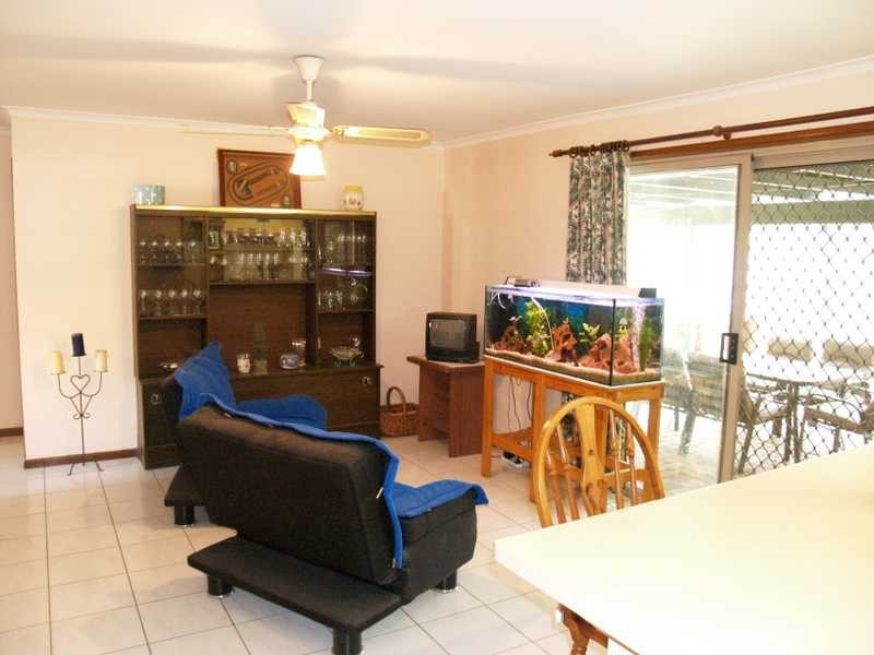 33 Oleron Terrace, Petrie QLD 4502