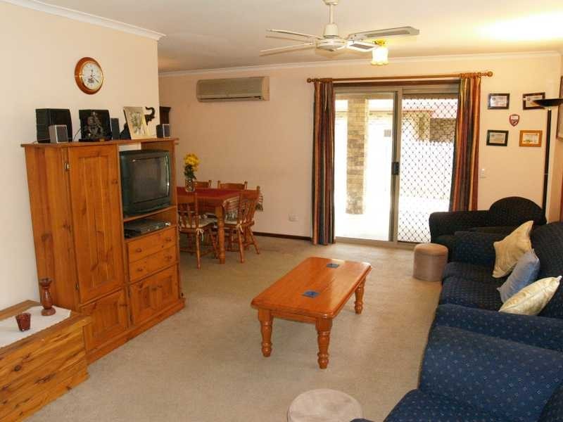 33 Oleron Terrace, Petrie QLD 4502