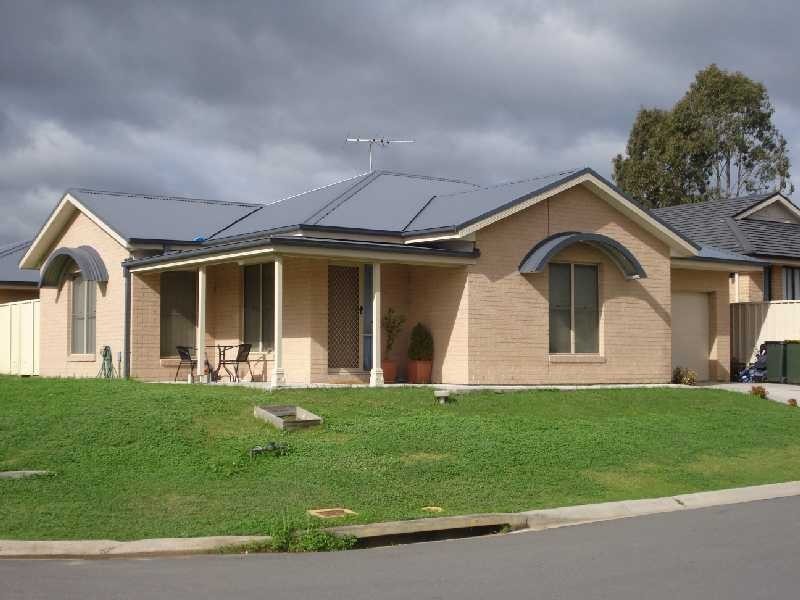 1/41 Strutt Crescent, Metford NSW 2323