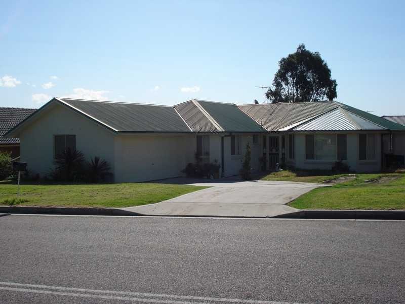 97 Turnbull Drive, East Maitland NSW 2323