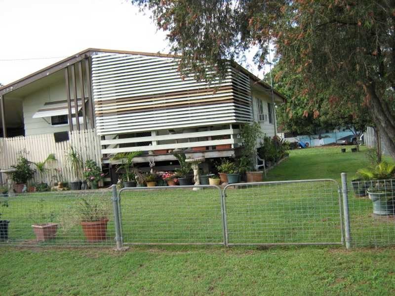 10 Flohr Drive, Moranbah QLD 4744