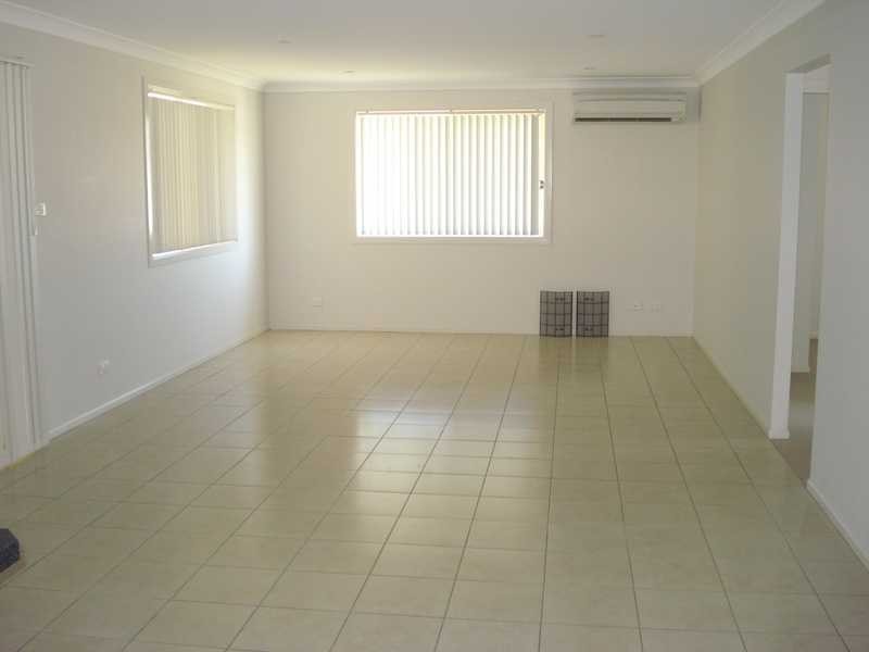 52 Sale Street, Greta NSW 2334
