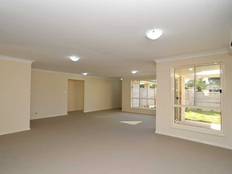 Unit 2/103 Collinson Street, Tenambit NSW 2323