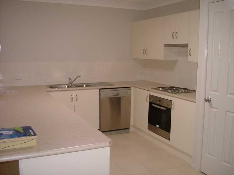 2/26 Streeton Drive, Metford NSW 2323