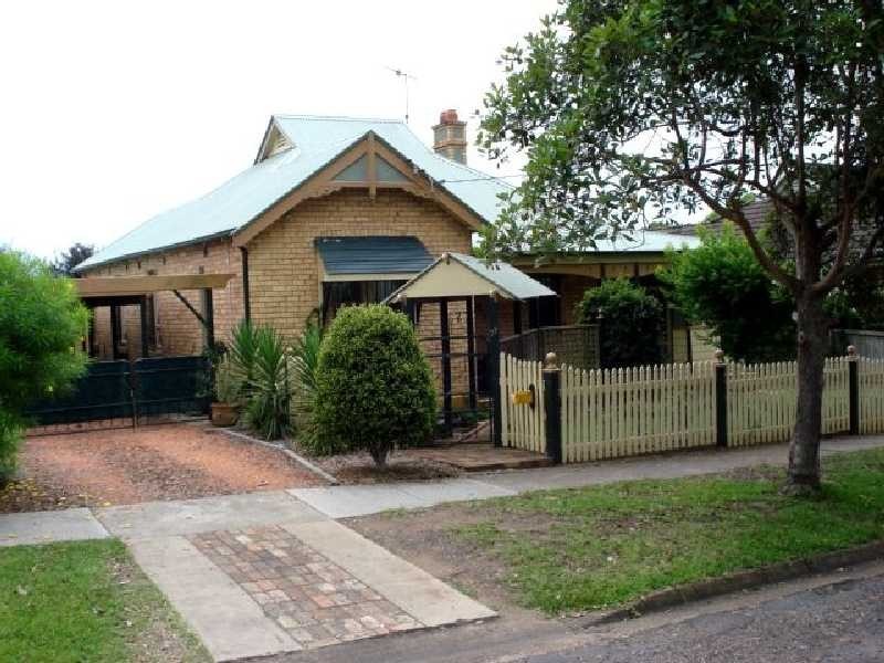 77 Victoria St, East Maitland NSW 2323