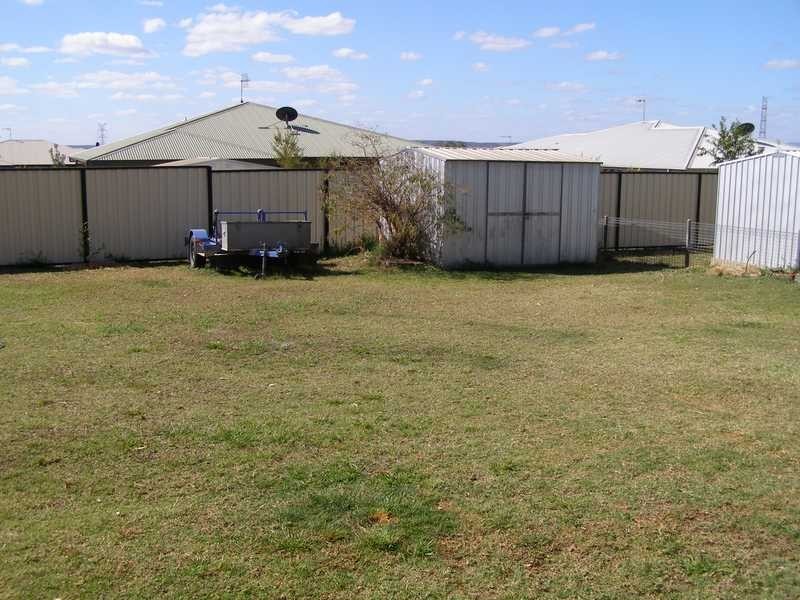 5 Maitland Street, Moranbah QLD 4744