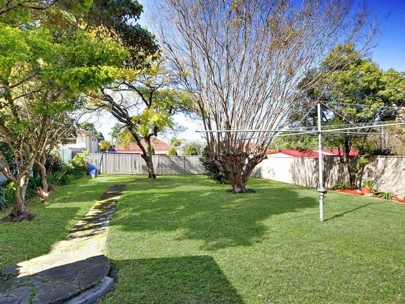 4 Wolli Street, Kingsgrove NSW 2208