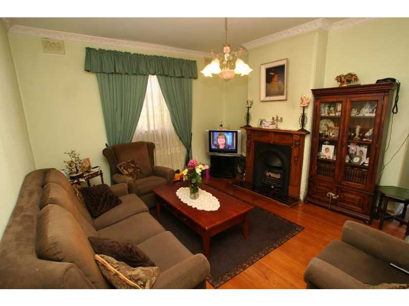 39 Roberts Street, St Peters NSW 2044