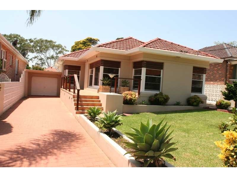 22 Monaro Avenue, Kingsgrove NSW 2208