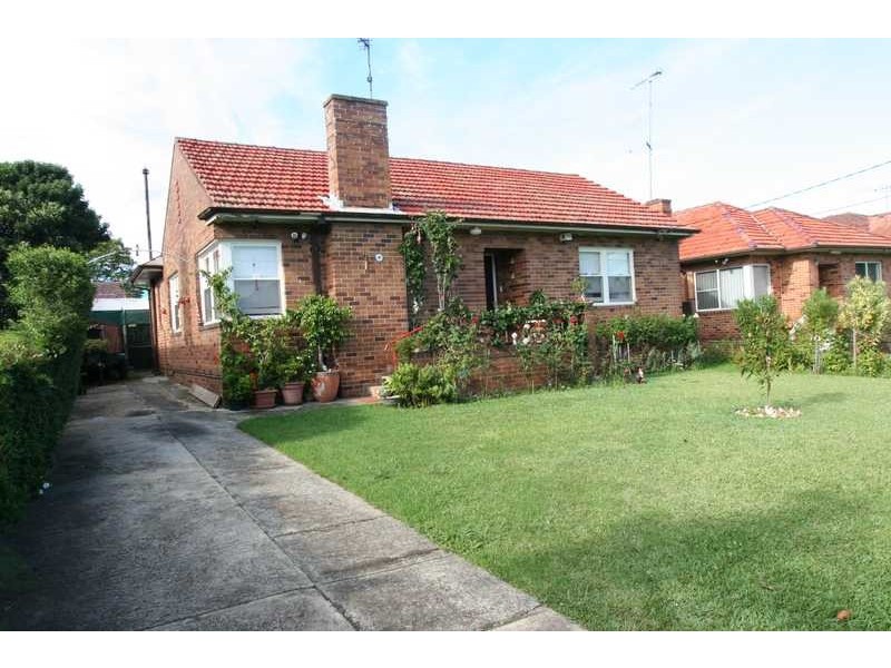 10 Earls Avenue, Narwee NSW 2209