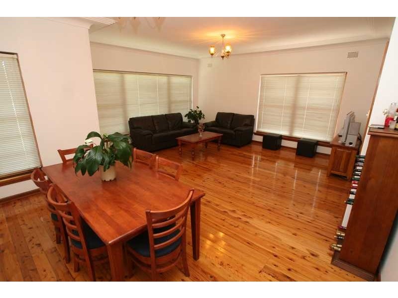 6 Bennett Street, Kingsgrove NSW 2208