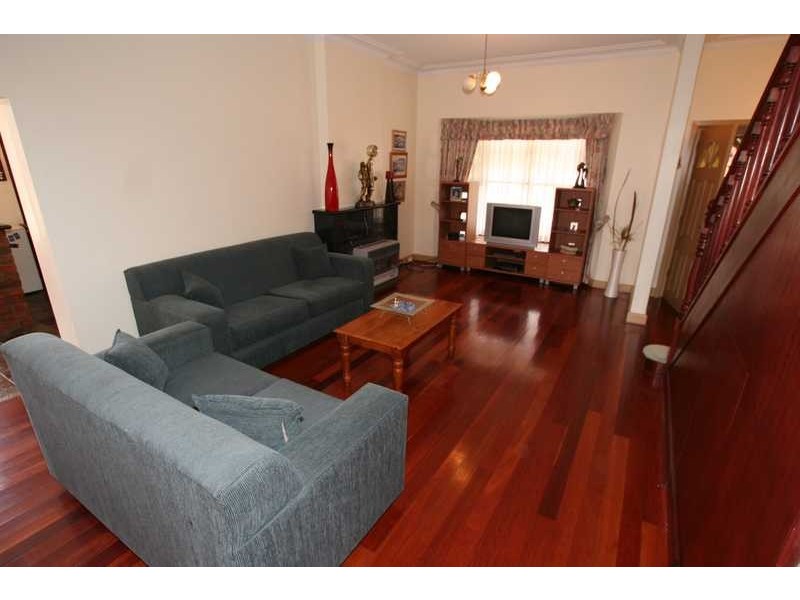 1 Woodlawn Avenue, Earlwood NSW 2206