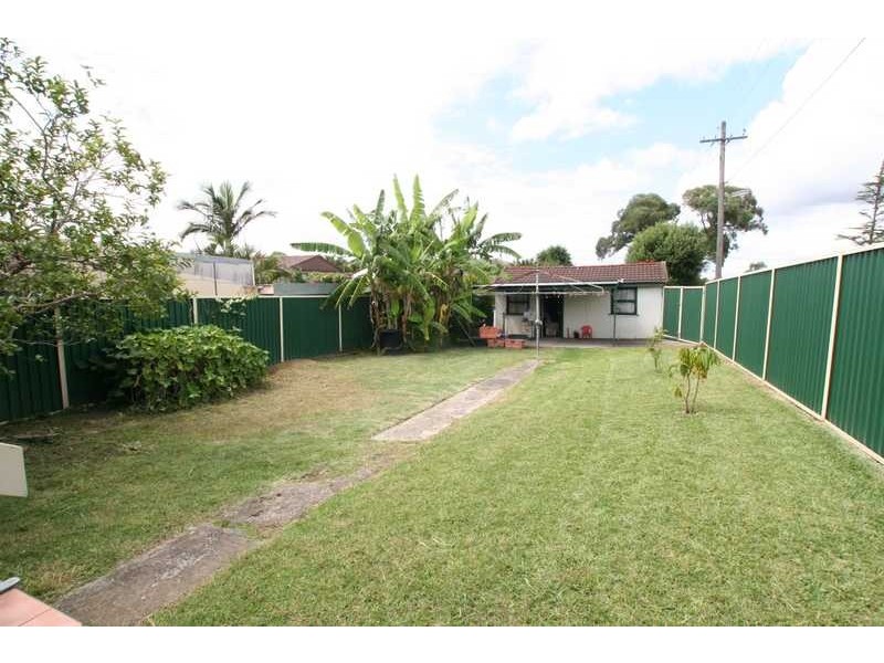 8 Phillip Street, Roselands NSW 2196