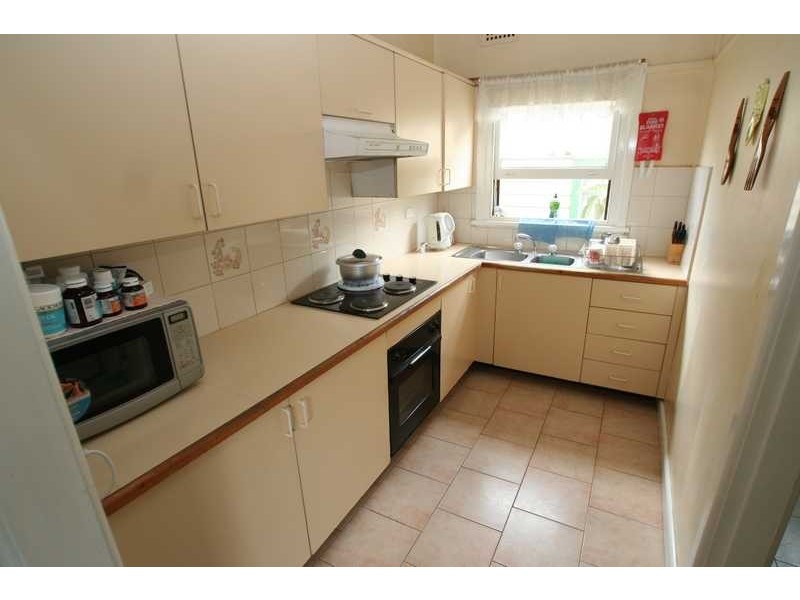 8 Phillip Street, Roselands NSW 2196