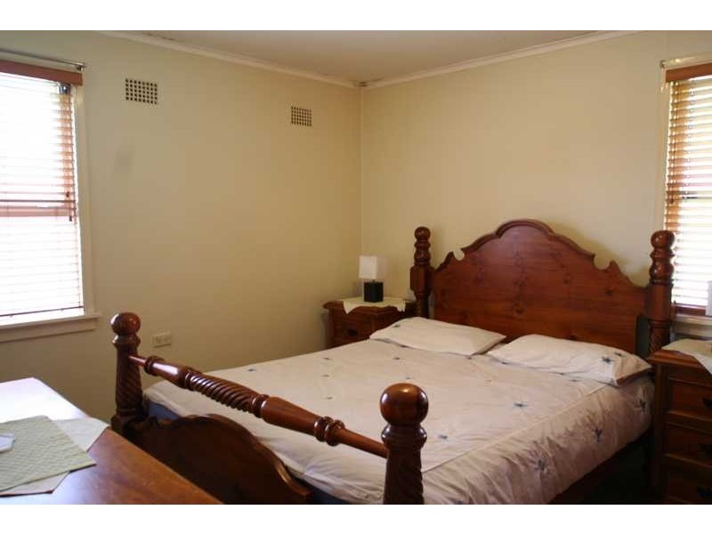 6 Leo Avenue, Lurnea NSW 2170