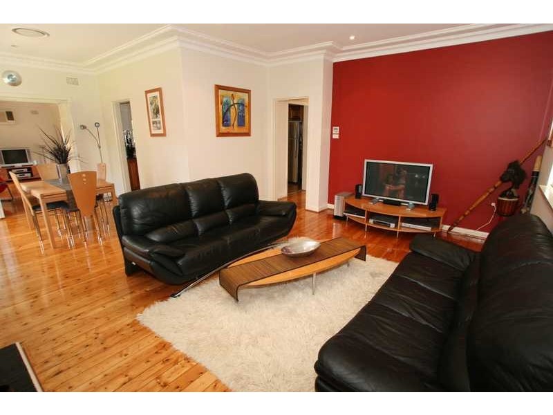 1 Glenwall Street, Kingsgrove NSW 2208