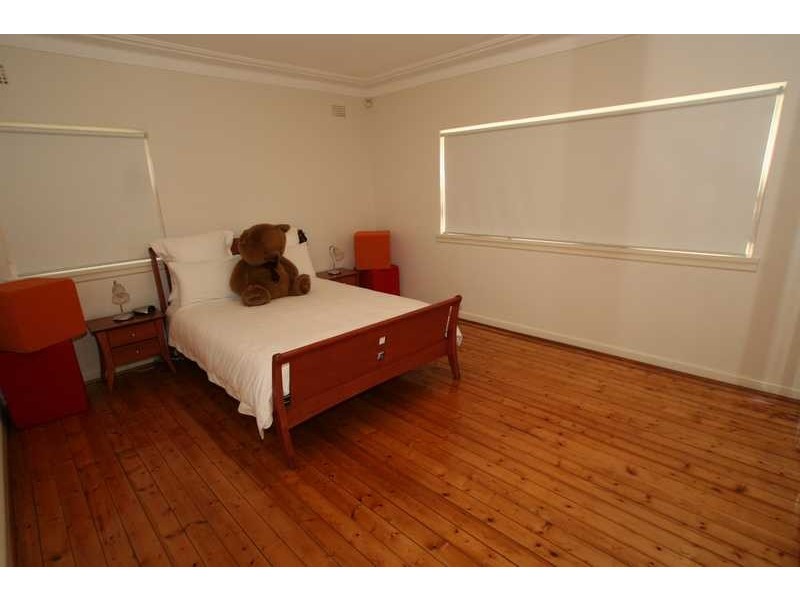 1 Glenwall Street, Kingsgrove NSW 2208