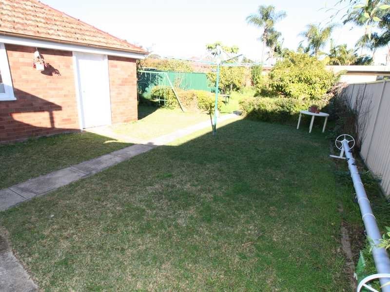 17 Hobbs Street, Kingsgrove NSW 2208