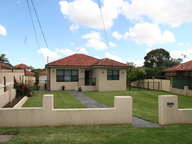 29 Junee Crescent, Kingsgrove NSW 2208