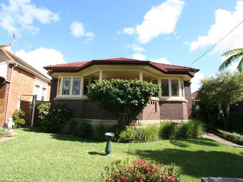 11 Nicholas Avenue, Campsie NSW 2194