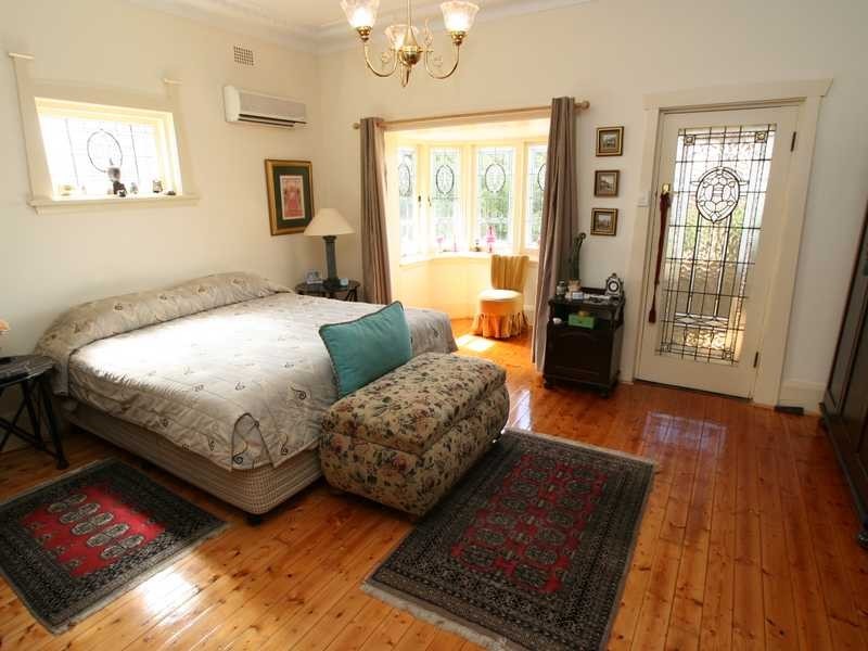 11 Nicholas Avenue, Campsie NSW 2194