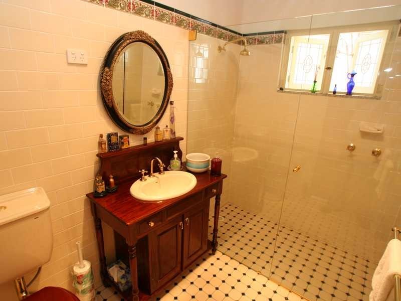 11 Nicholas Avenue, Campsie NSW 2194