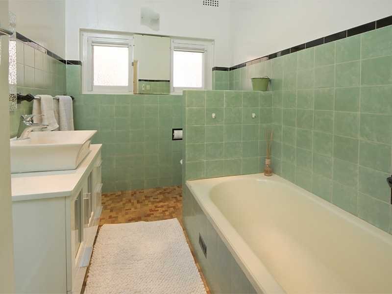 240 William St, Kingsgrove NSW 2208