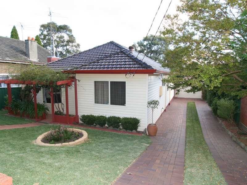 3 lloyd Street, Bexley NSW 2207