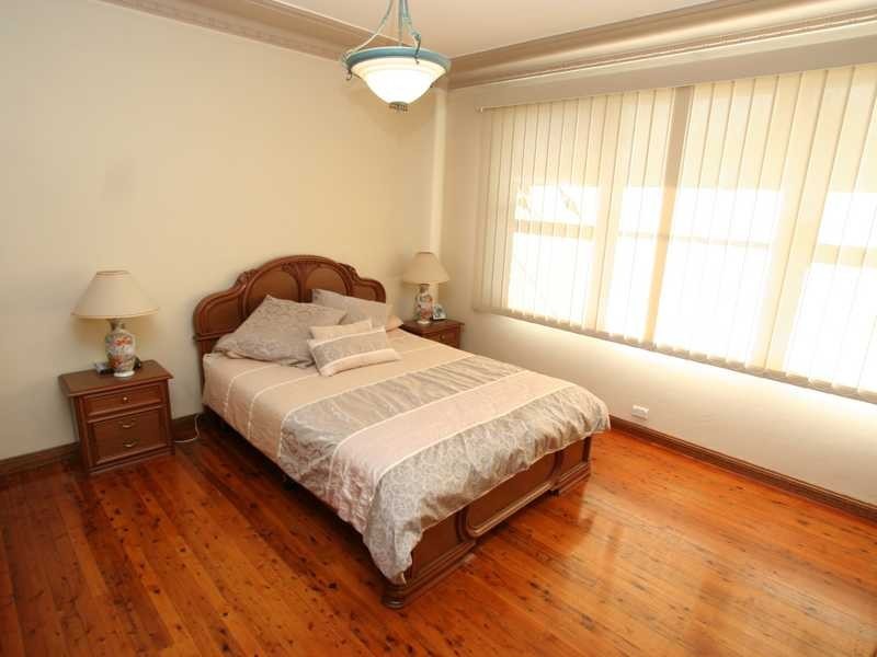 4 Gungaroo Place, Beverly Hills NSW 2209