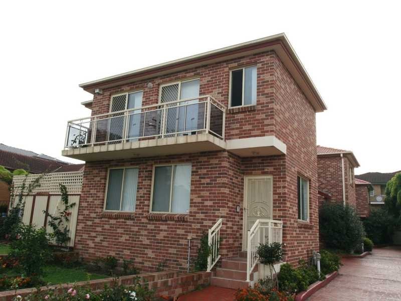 Unit 2/25 Fletcher Street, Campsie NSW 2194