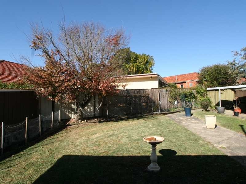 15 Pallamana Parade, Beverly Hills NSW 2209