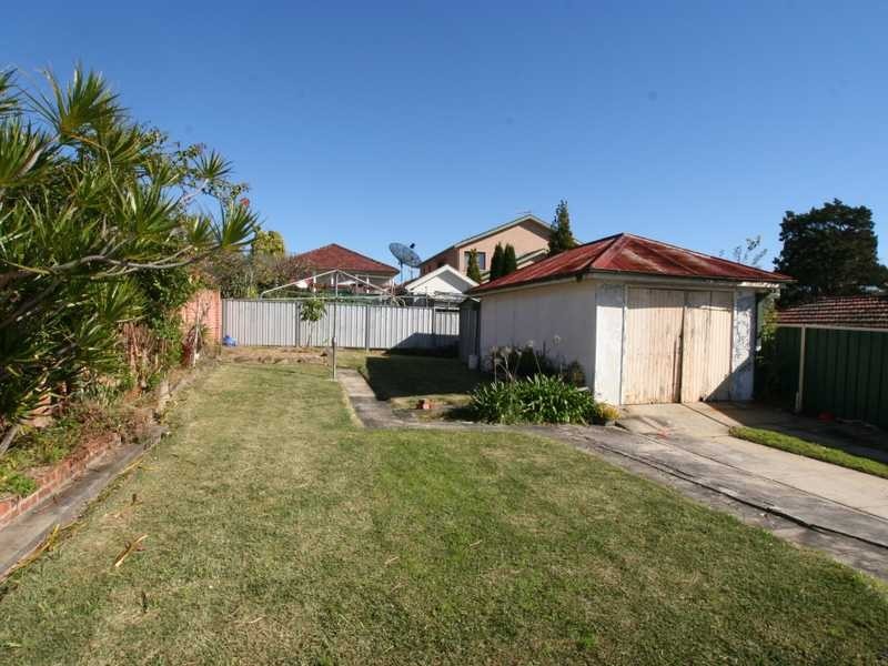 37 Belemba Avenue, Roselands NSW 2196