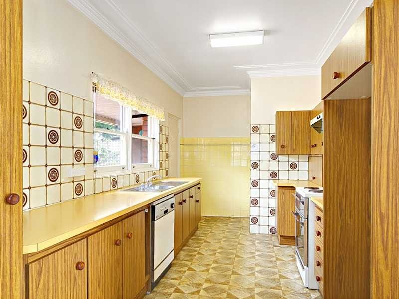 16 Earlwood Crescent, Bardwell Park NSW 2207