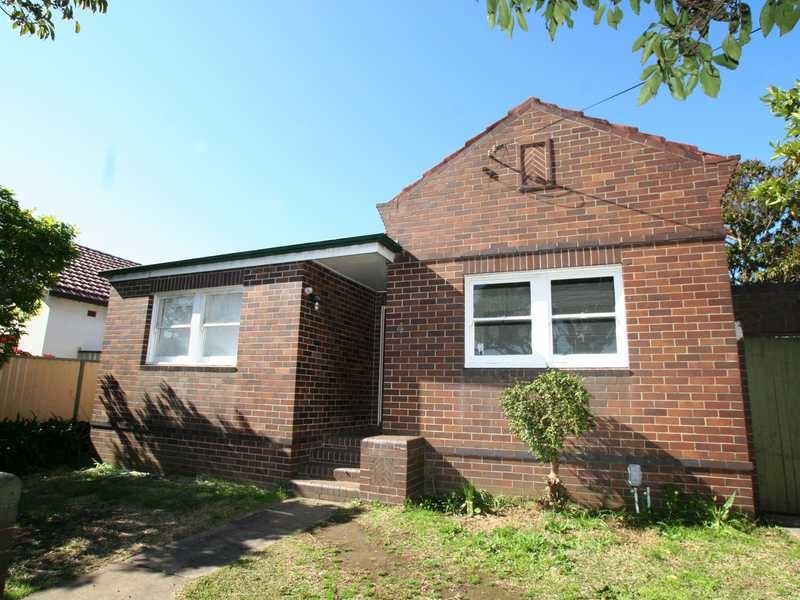 4 Tudor Street, Campsie NSW 2194