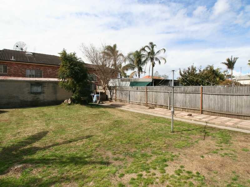 4 Tudor Street, Campsie NSW 2194