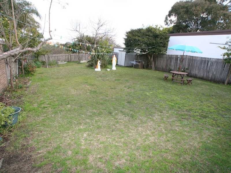 56A Minnamorra Ave, Earlwood NSW 2206