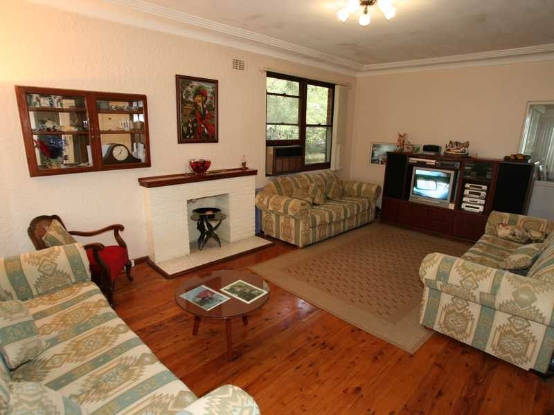 56A Minnamorra Ave, Earlwood NSW 2206