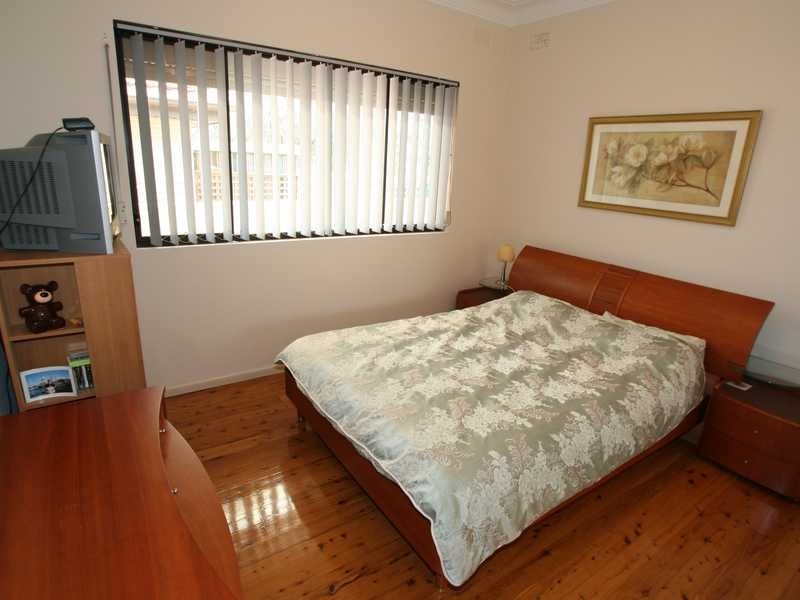 36 Como Road, Greenacre NSW 2190