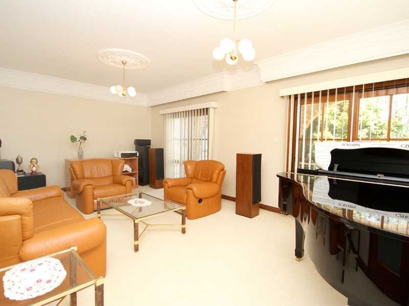 6 Baringa Road, Earlwood NSW 2206