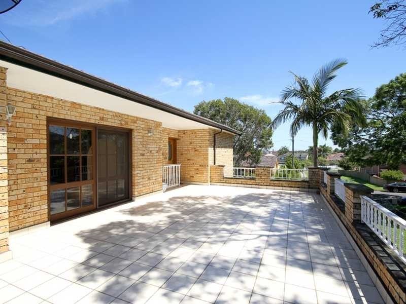 6 Baringa Road, Earlwood NSW 2206