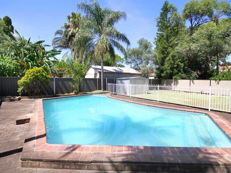 6 Baringa Road, Earlwood NSW 2206