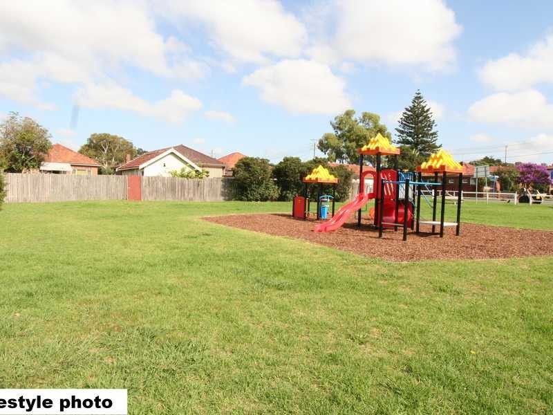 19 Karingal Street, Kingsgrove NSW 2208