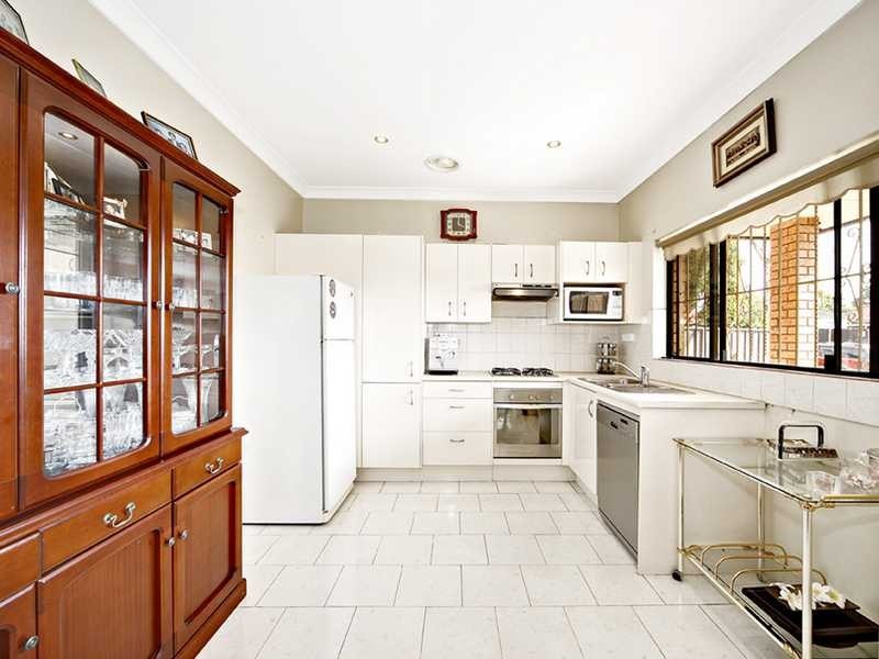 1 Hilltop Street, Kingsgrove NSW 2208