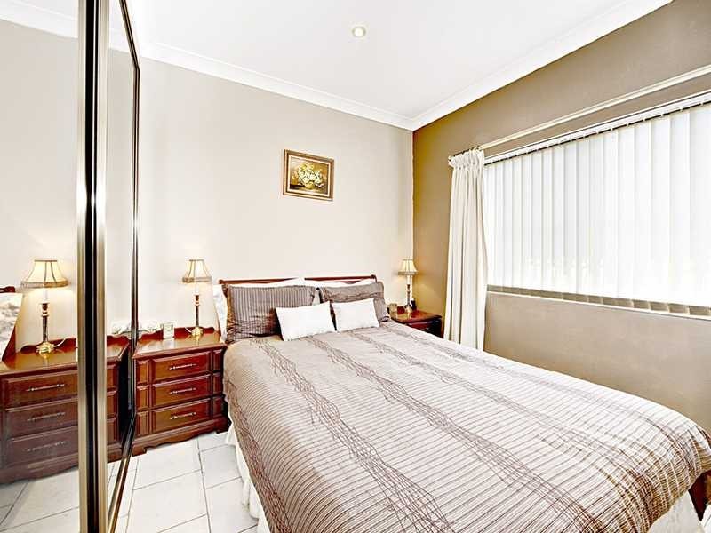 1 Hilltop Street, Kingsgrove NSW 2208