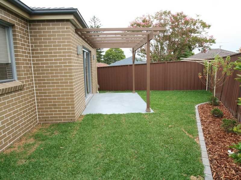 Unit 3/14 Marsden Cres, Peakhurst NSW 2210