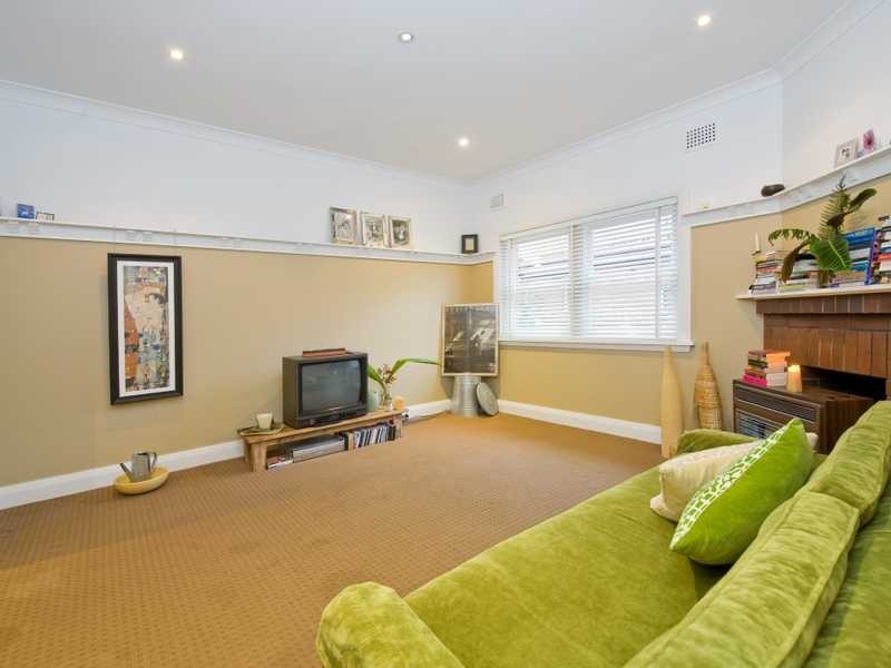 15 Rosemeath Avenue, Kingsgrove NSW 2208