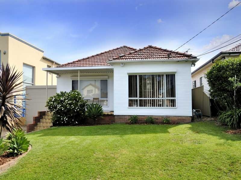 16 Glamis Street, Kingsgrove NSW 2208