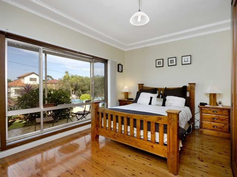 16 Glamis Street, Kingsgrove NSW 2208