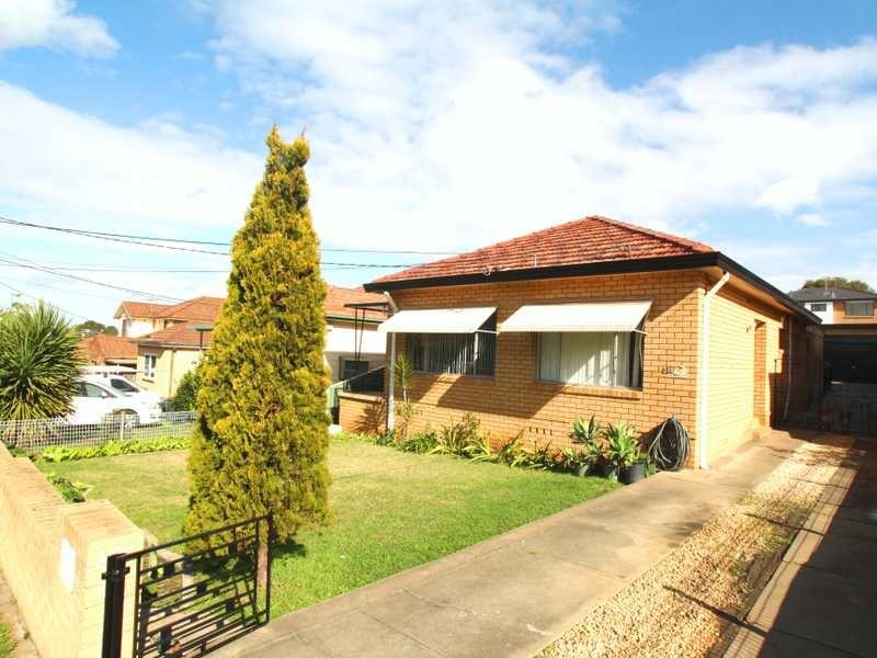 38 Glamis Street, Kingsgrove NSW 2208